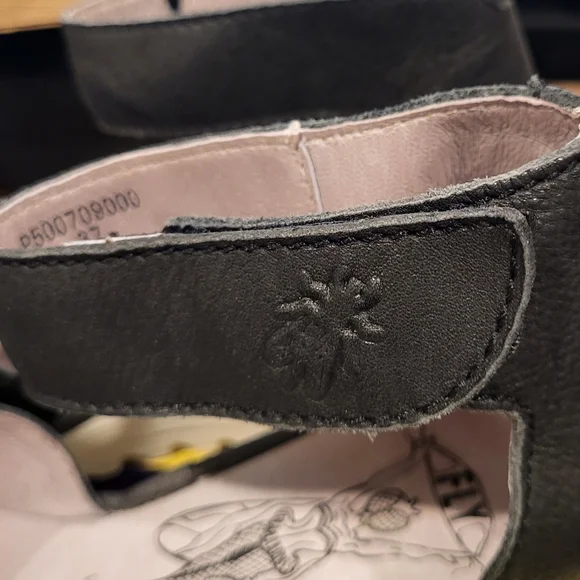 FLY London Women's Brito Sandals Black & Off White Size 37 (US 6-6.5) - Picture 12 of 13